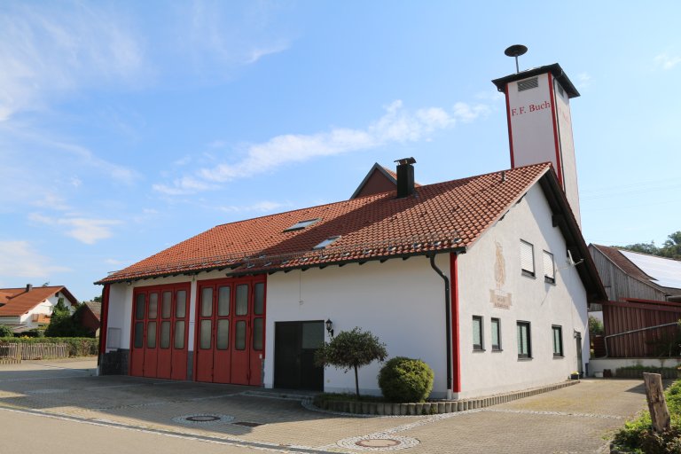 Feuerwehrgerätehaus Buch mit Wandmalerei